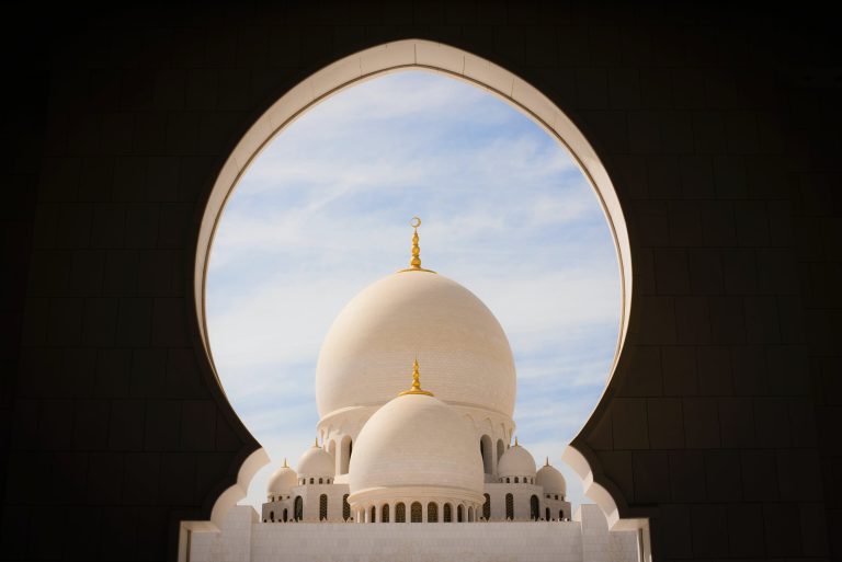 Abu Dhabi is a Great Alternative to Dubai: Discovering Luxury & Culture